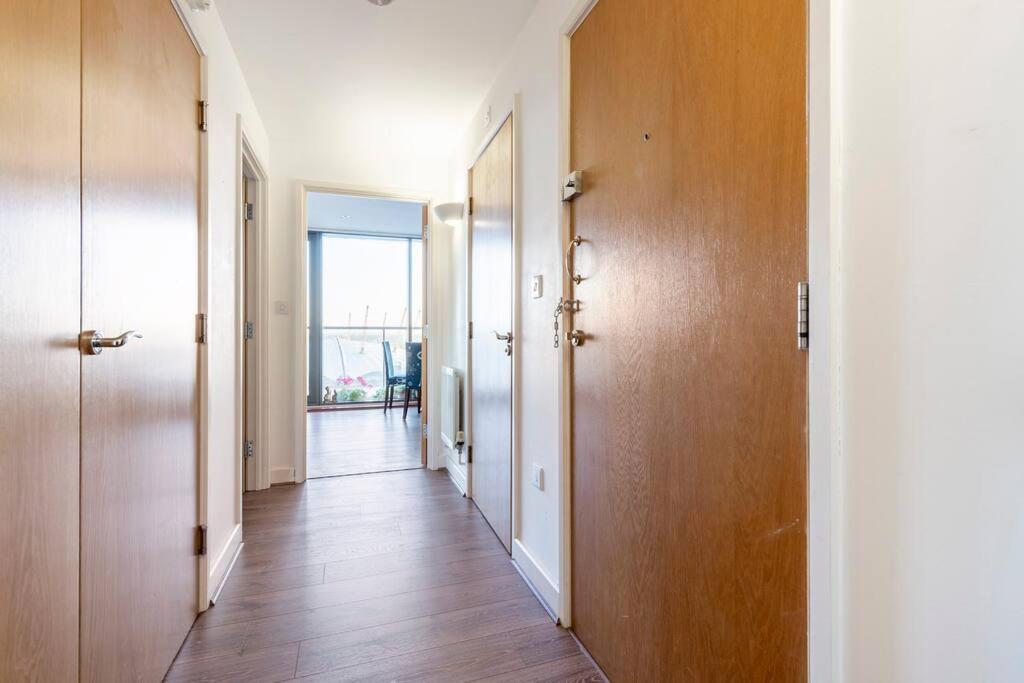 London Skylineviews 2 Bed 2 Bath Flat Near Canary Wharf, O2 & Excel Bagian luar foto