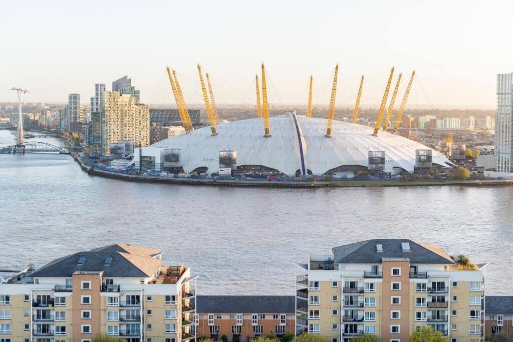 London Skylineviews 2 Bed 2 Bath Flat Near Canary Wharf, O2 & Excel Bagian luar foto